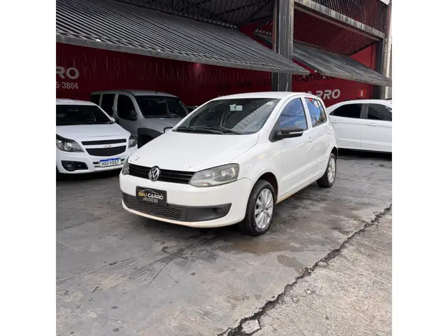 Carro Volkswagen Fox 2011 1.0 8V (Flex) 4p