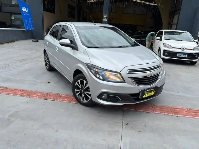 Carro Chevrolet Onix 2015 1.4 LTZ SPE/4
