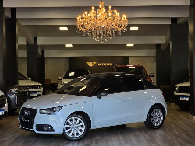 Carro Audi A1 2013 1.4 TFSI Sportback Attraction S Tronic