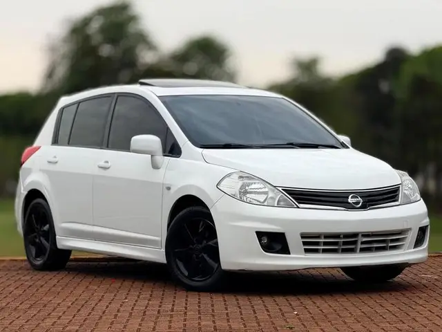 Carro Nissan Tiida 2012 SL 1.8 (flex) (aut)