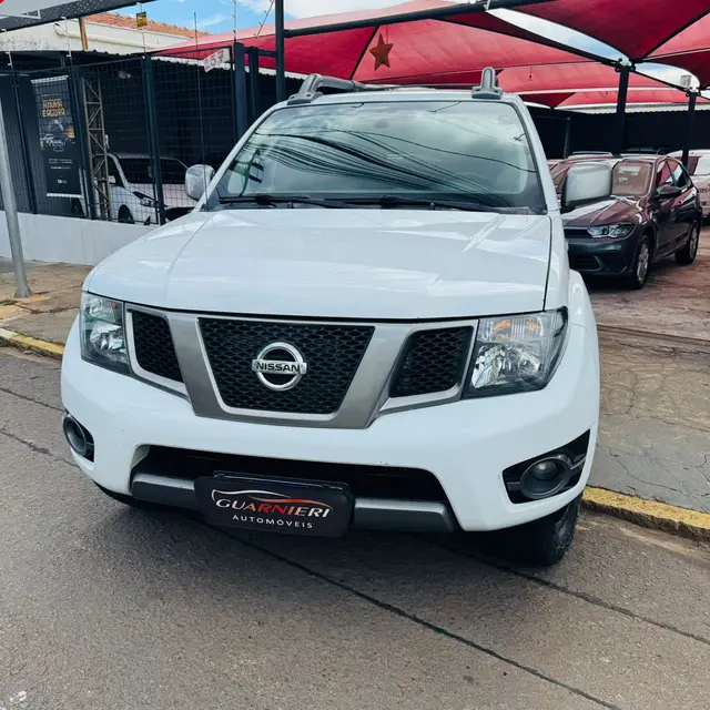 Carro Nissan Frontier 2016 2.5 TD CD 4x4 SV Attack (Aut)