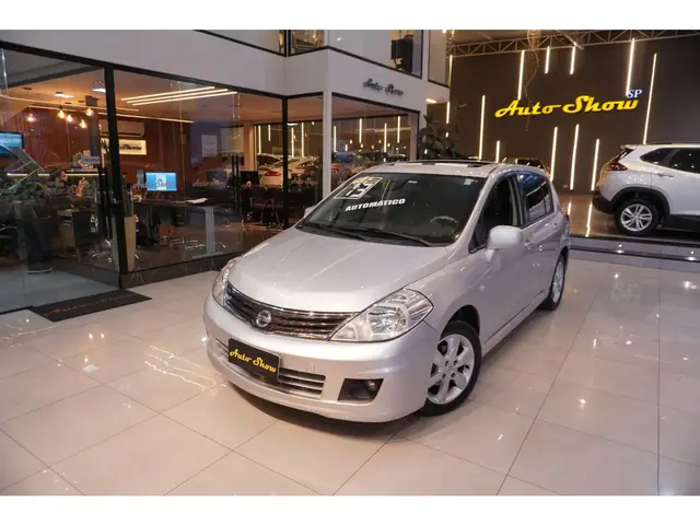 Carro Nissan Tiida 2013 SL 1.8 (flex) (aut)