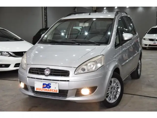 Carro Fiat Idea 2013 Attractive 1.4 8V (Flex)