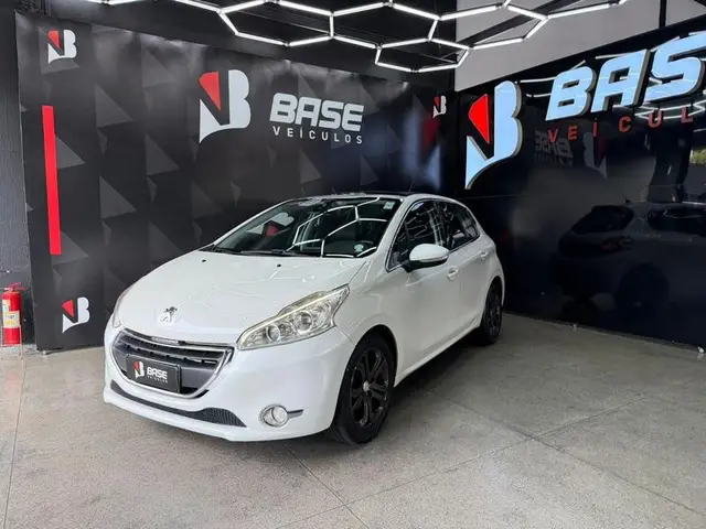 Carro Peugeot 208 2015 Griffe  1.6 16V (Flex) (Aut)