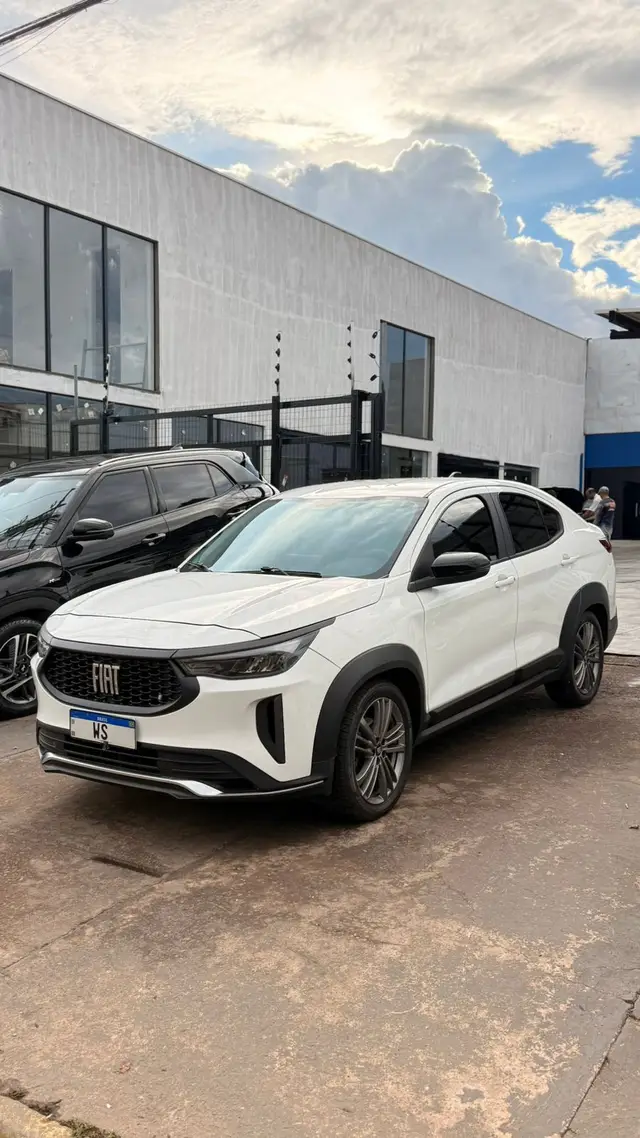Carro Fiat Fastback 2024 Turbo 200
