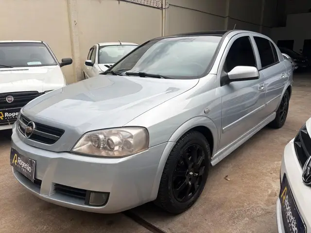 Carro Chevrolet Astra Hatch 2011 Advantage 2.0 (Flex)