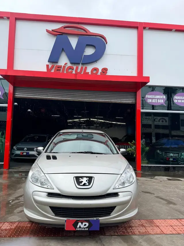 Carro Peugeot 207 2013 Hatch XR 1.4 8V (flex) 2p