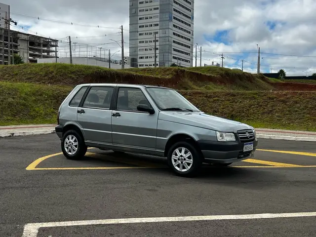 Carro Fiat Uno Mille 2011 Uno Mille Celeb/Celeb.ECON 1.0 F.Flex 4p