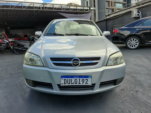Carro Chevrolet Astra Hatch 2008 Advantage 2.0 (Flex)