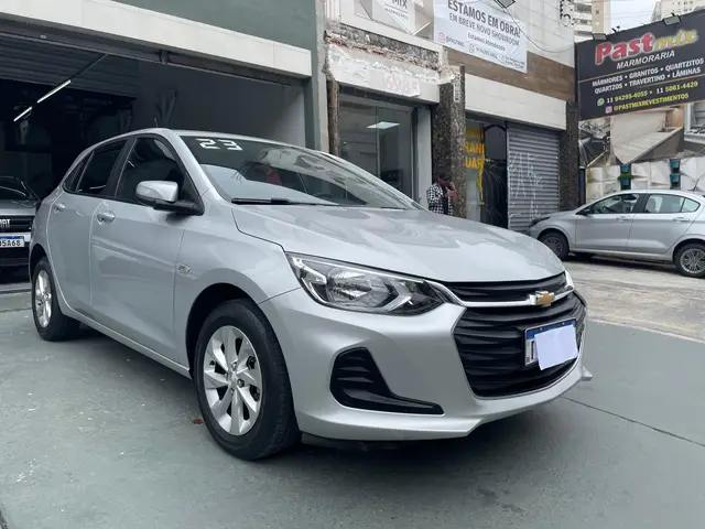 Carro Chevrolet Onix 2023 LT 1.0