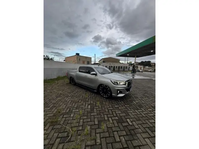 Carro Toyota Hilux Cabine Dupla 2017 Hilux 2.8 TDI SRX CD 4x4 (Aut)