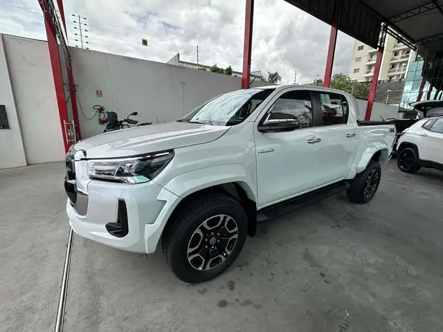 Carro Toyota Hilux Cabine Dupla 2025 SRX 4x4 2.8 Diesel