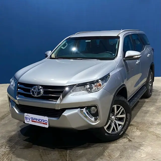 Carro Toyota Hilux Cabine Dupla 2017 Hilux 2.7 SR CD 4x2 (Flex) (Aut)