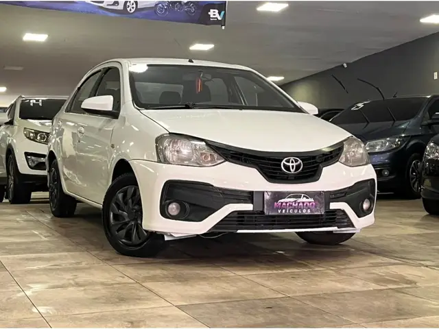 Carro Toyota Etios Sedan 2018 XS 1.5 (Aut) (Flex)