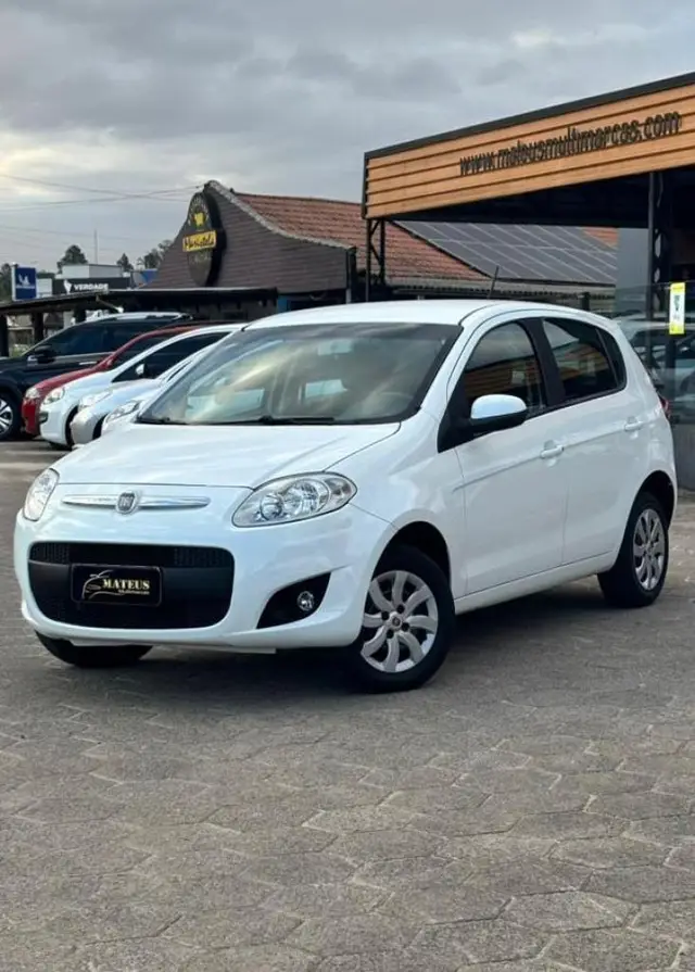 Carro Fiat Palio 2012 Attractive 1.0 8V (Flex)