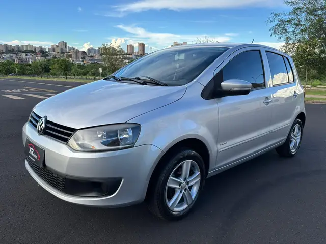 Carro Volkswagen Fox 2011 1.6 8V (Flex)