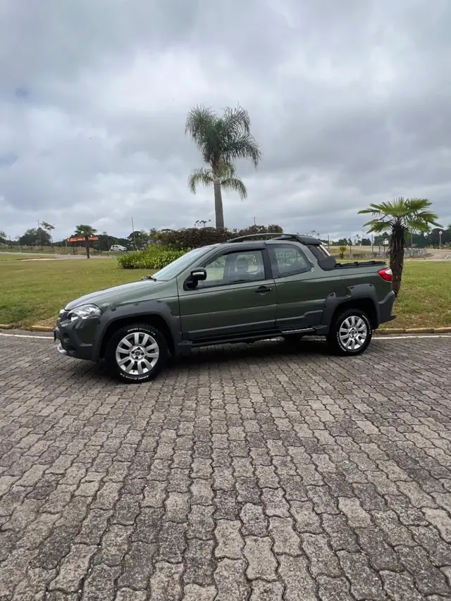 Carro Fiat Strada 2015 Adventure 1.8 16V (Flex) (Cabine Dupla)