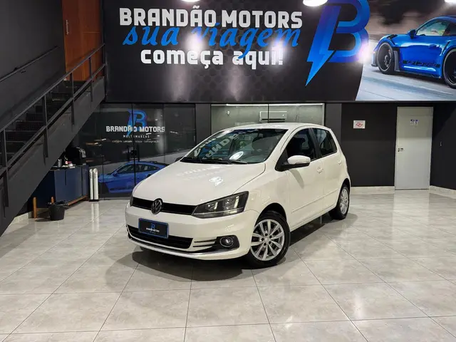 Carro Volkswagen Fox 2015 Comfortline 1.6 MSI (Flex)