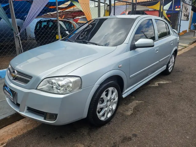 Carro Chevrolet Astra Hatch 2010 Advantage 2.0 (Flex)