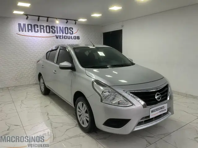 Carro Nissan Versa 2017 1.0 12V (Flex)