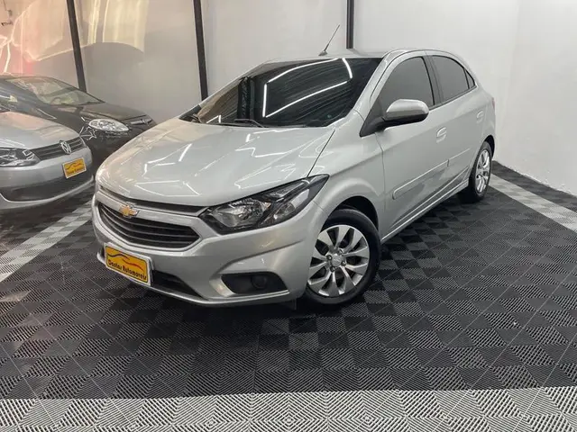 Carro Chevrolet Onix 2018 1.4 LT SPE/4 (Aut)