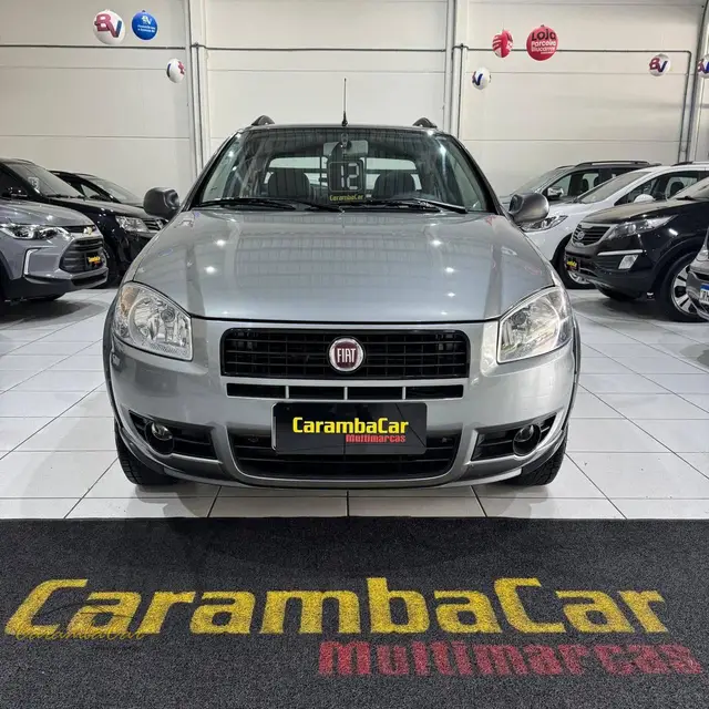 Carro Fiat Strada 2012 Working Celeb.1.4 Fire Flex 8V CD