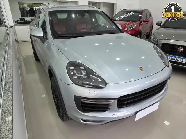 Carro Porsche Cayenne 2017 4.8 V8 Turbo 4WD