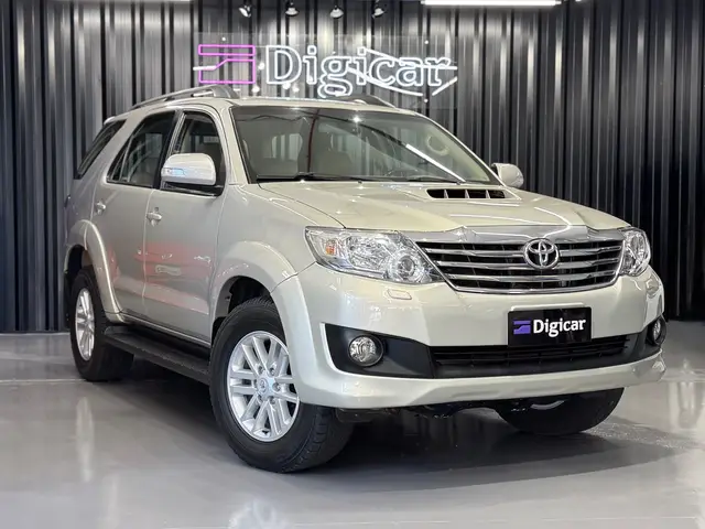 Carro Toyota Hilux SW4 2013 SRV 3.0 TDI 4X4 (5 Lugares)