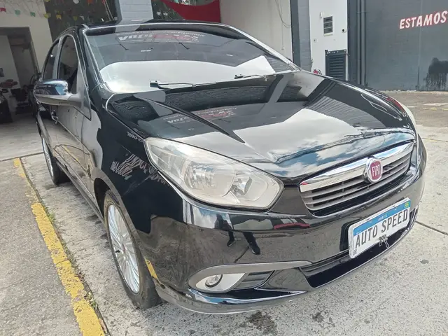 Carro Fiat Grand Siena 2014 Essence 1.6 16V (Flex)
