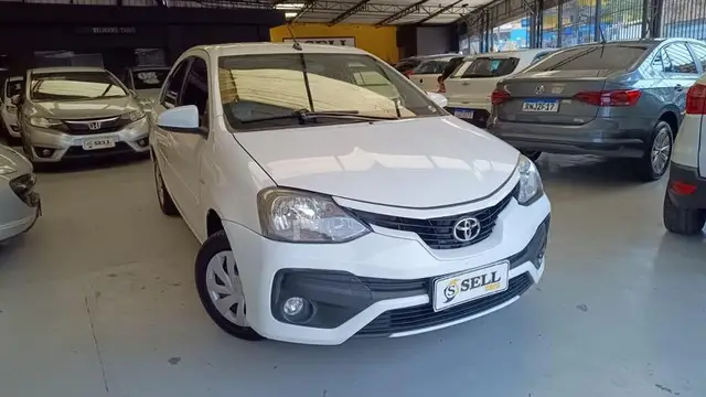 Carro Toyota Etios Sedan 2018 XS 1.5 (Flex)