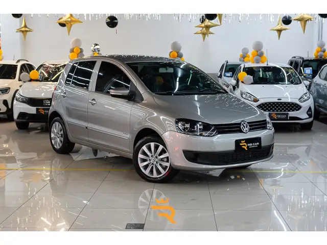 Carro Volkswagen Fox 2011 1.0 8V (Flex) 4p