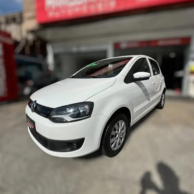 Carro Volkswagen Fox 2014 1.0 TEC (Flex) 4p