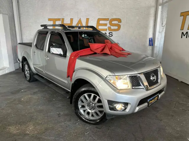 Carro Nissan Frontier 2014 2.5 TD CD 4x4 SL (Aut)