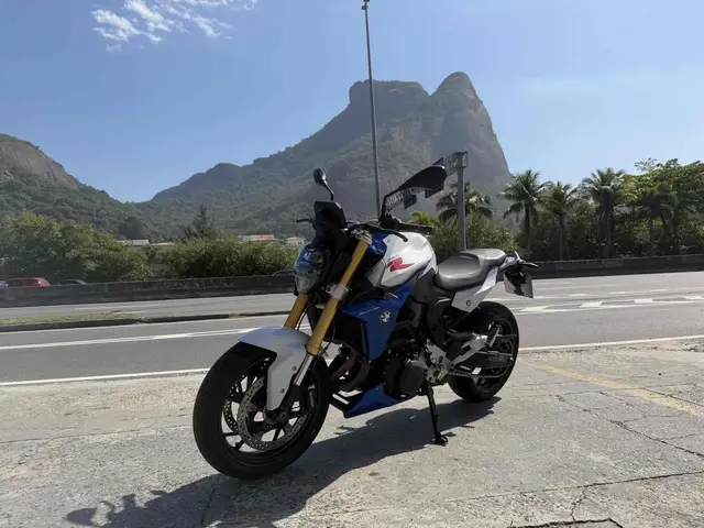 Moto BMW F 900 R 2024 Sport Plus