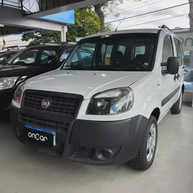 Carro Fiat Doblò 2021 Essence 1.8 16V (Flex)