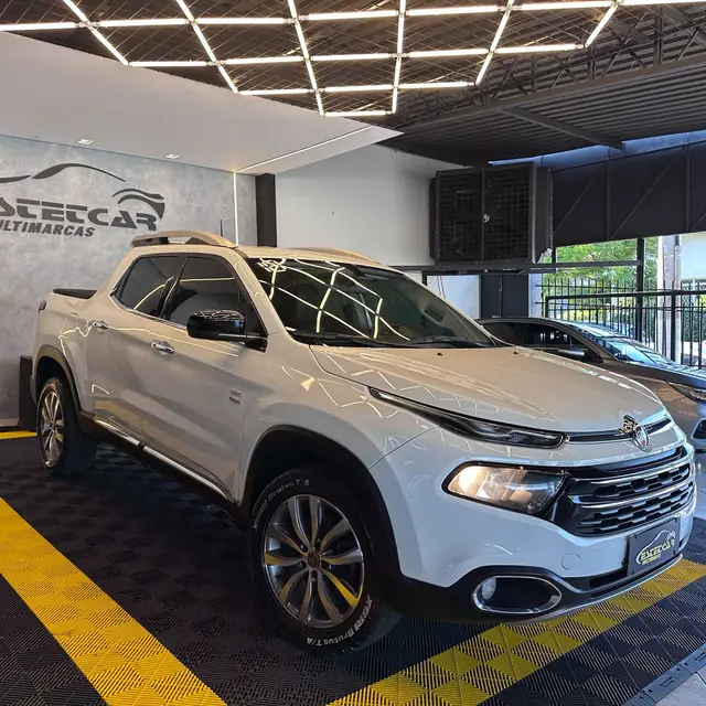 Carro Fiat Toro 2018 Volcano 2.0 diesel AT9 4x4