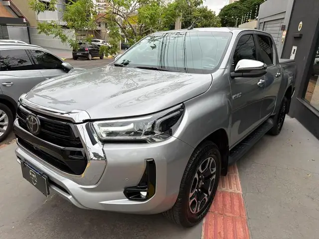 Carro Toyota Hilux Cabine Dupla 2023 SRX 4x4 2.8 Diesel