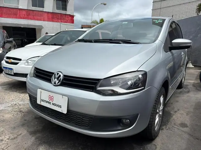 Carro Volkswagen Fox 2014 1.0 TEC (Flex) 4p