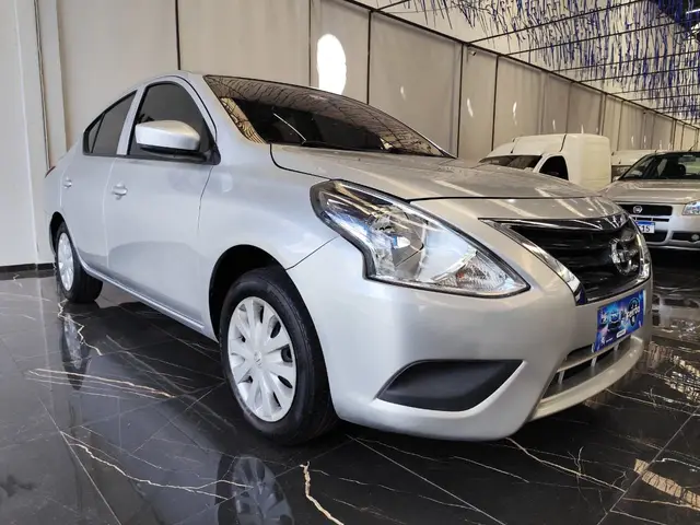 Carro Nissan Versa 2016 1.6 16V SV (Flex)