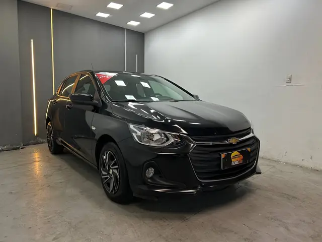 Carro Chevrolet Onix Plus 2024 LT 1.0