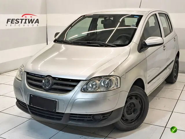 Carro Volkswagen Fox 2010 1.0 8V (Flex) 4p