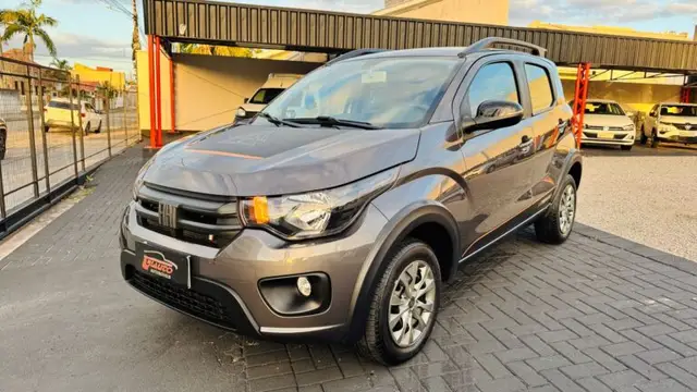 Carro Fiat Mobi 2024 Trekking 1.0