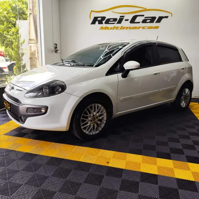 Carro Fiat Punto 2014 Essence 1.6 16V (Flex)