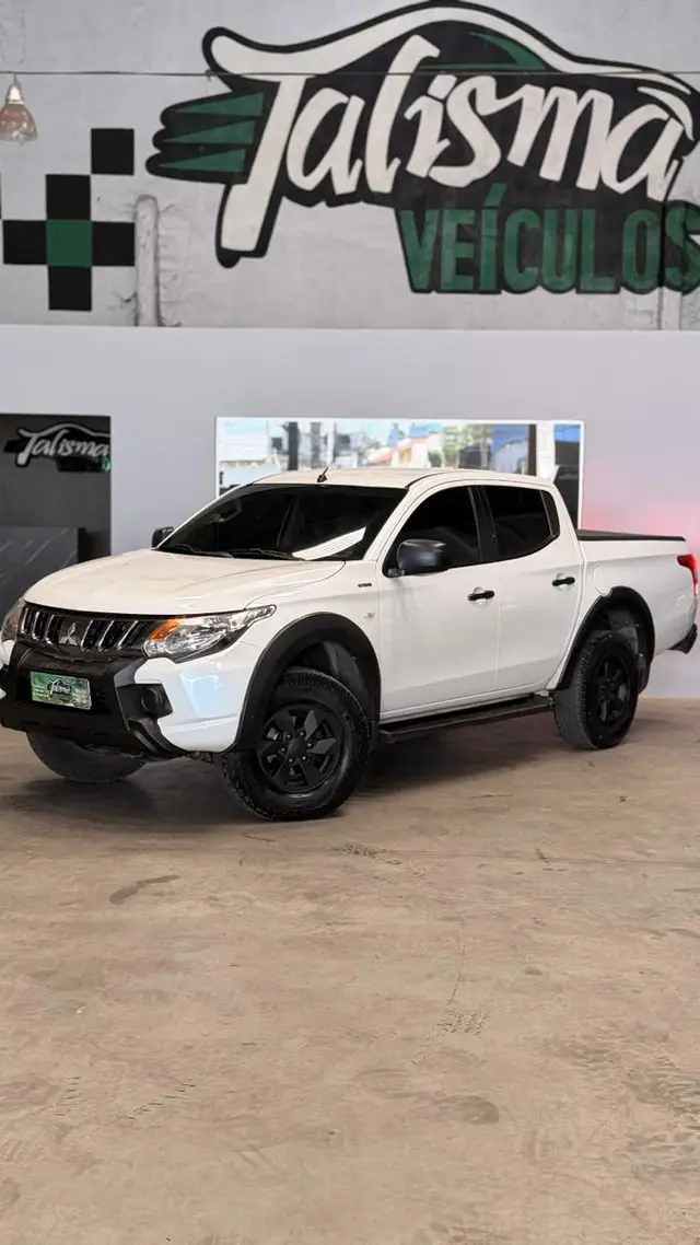 Carro Mitsubishi L200 Triton 2022 Sport HPE-S 2.4