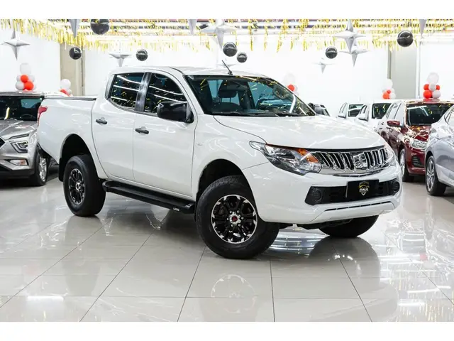 Carro Mitsubishi L200 Triton Sport 2022 GL 2.4 DID-H 4x4 (Aut)
