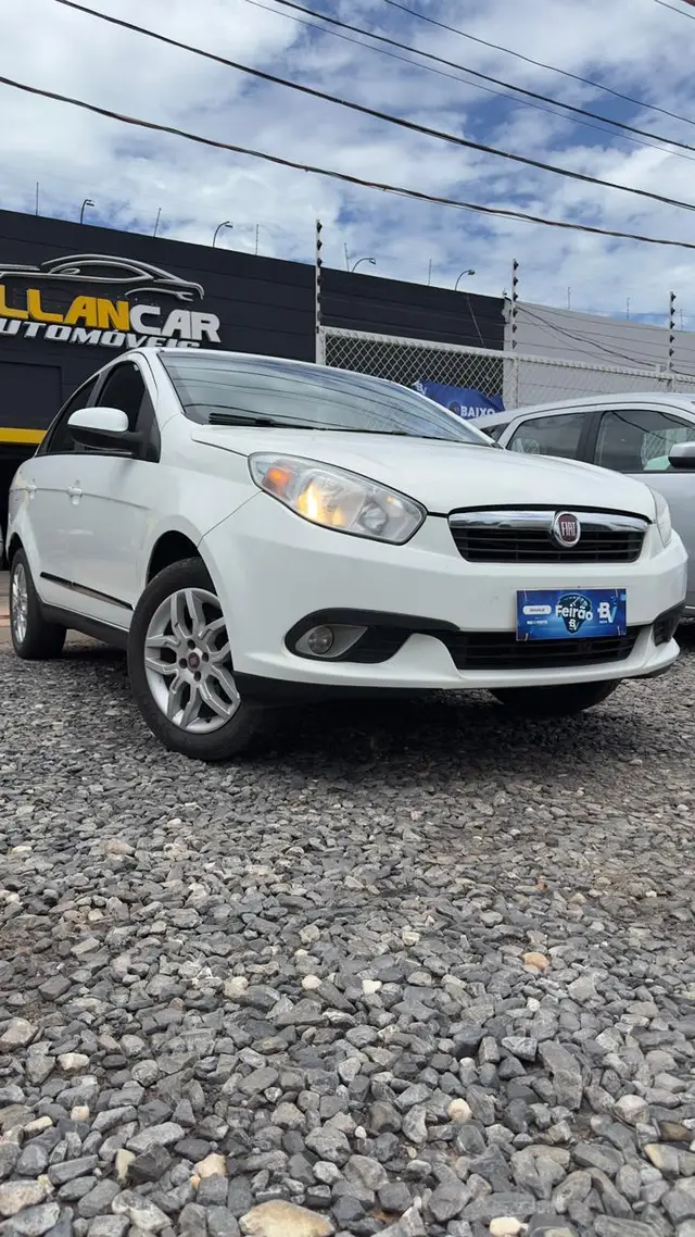 Carro Fiat Grand Siena 2016 Essence 1.6 16V (Flex)