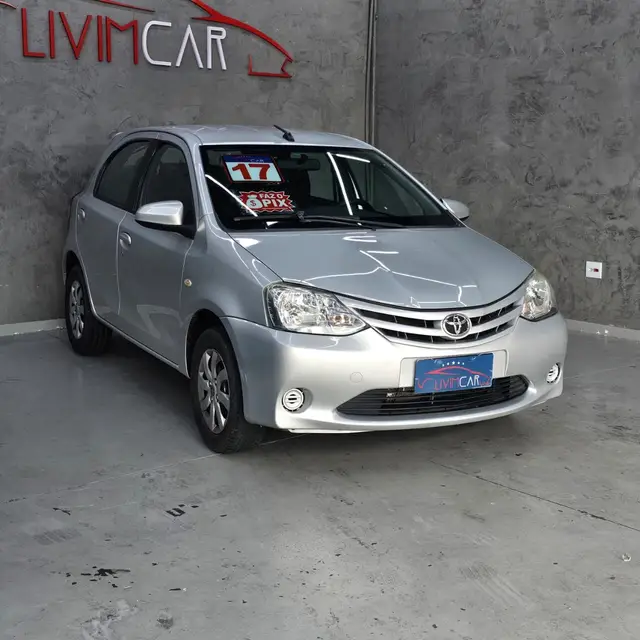 Carro Toyota Etios 2017 XS 1.5 (Aut) (Flex)