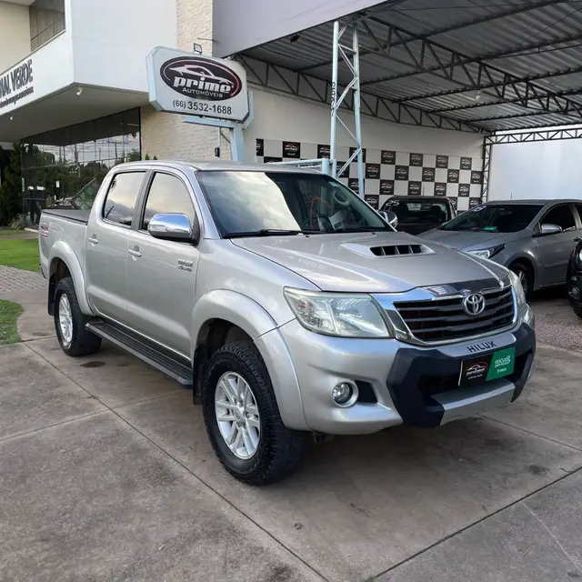 Carro Toyota Hilux SW4 2013 SRV 3.0 TDI 4X4 (5 Lugares)