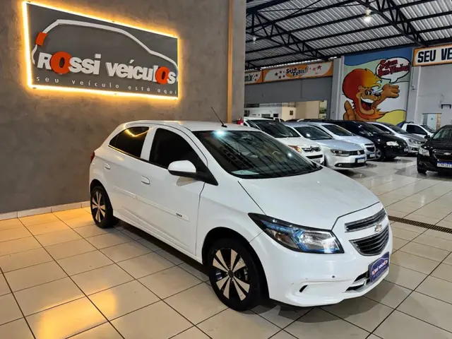 Carro Chevrolet Onix 2013 1.0 LT SPE/4