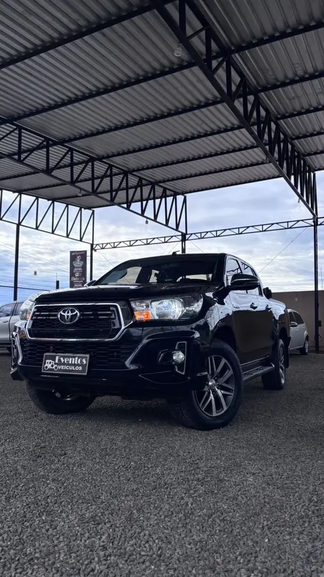 Carro Toyota Hilux Cabine Dupla 2020 Hilux 2.8 TDI SRV CD 4x4 (Aut)